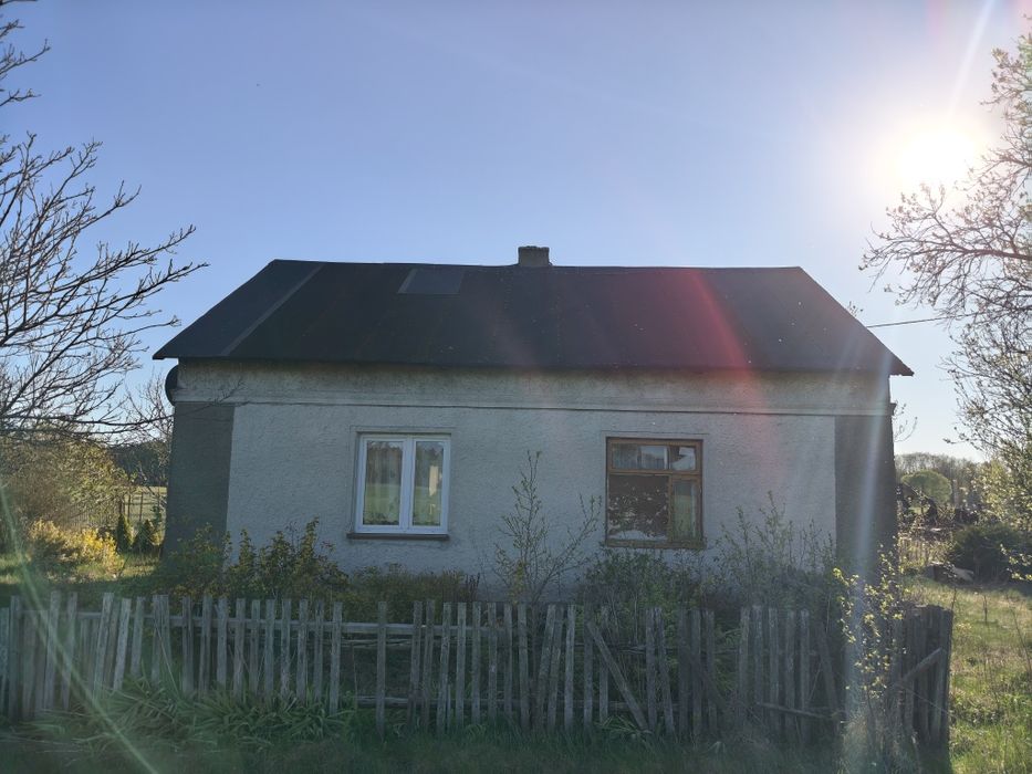 Dom z budynkami gospodarczymi na sprzedaż