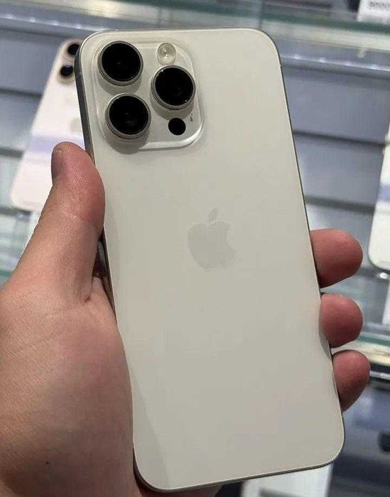 iPhone 15 Pro Max, 256 ГБ, SIM + eSIM