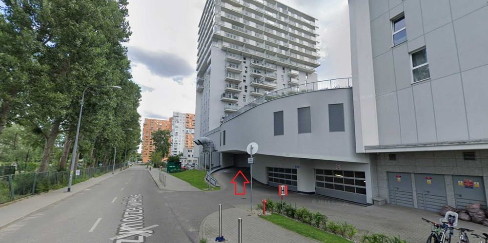Miejsce postojowe w hali - Cztery Oceany Gdańsk Przymorze - Widok 5