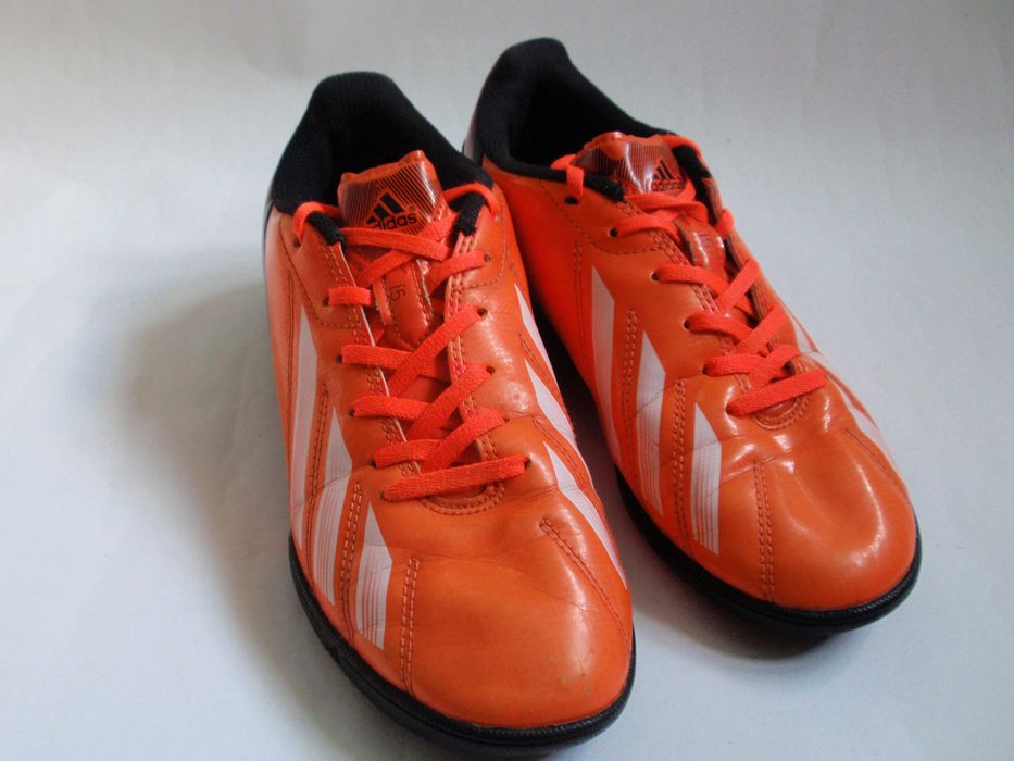 Halówki Adidas F5 TRX Junior - typ turf roz. FR 36 i 2/3