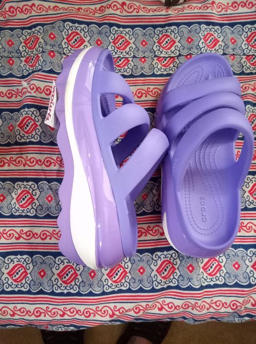 Шлепки женские Crocs