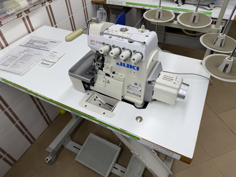 Máquina de Corte e Cose JUKI MO-6700 (Série Industrial)