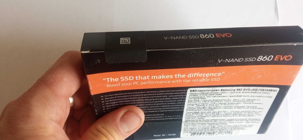 SSD накопичувач Samsung 860 EVO 2.5 250 GB (MZ-76E250BW) Новий!