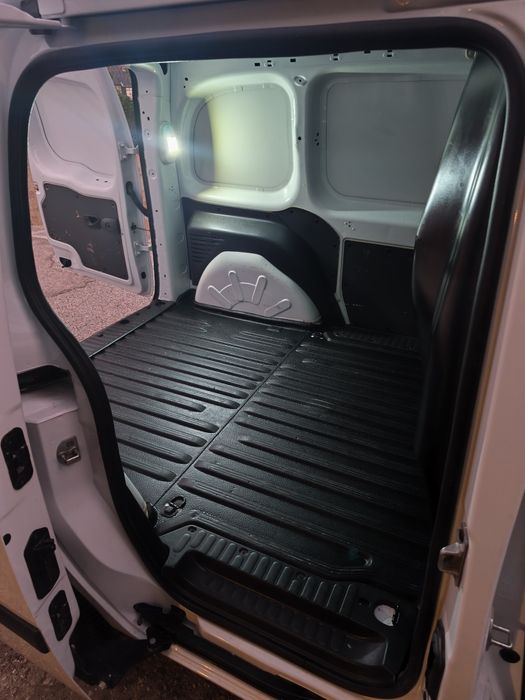 Kangoo Elétrica ZE Etech 33Kw 2020 IVA DEDUTIVEL