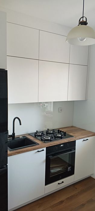 Meble na wymiar /kuchnie/łazienki/garderoby