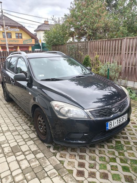 Sprzedam Kia cee'd kombi z 2011r,  1.4