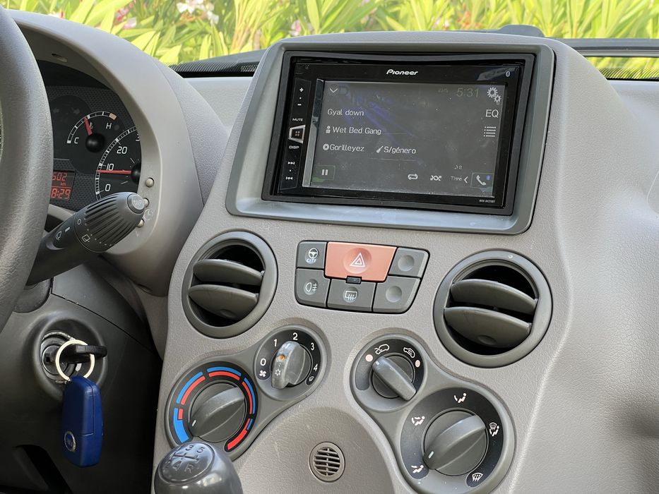 Fiat Panda - 1.2i - AC + Bluetooth + City