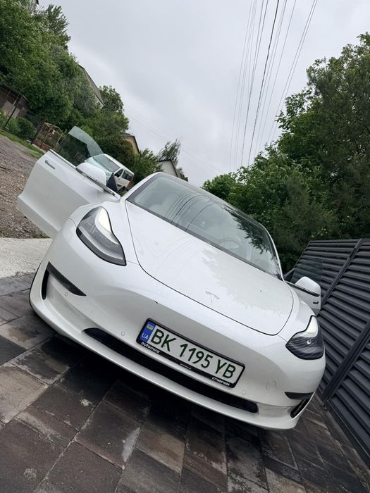 Продам Tesla Model 3 2020