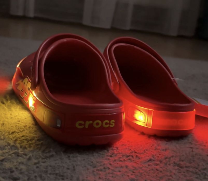 Crocs Lightning McQueen крокси світяться маквін