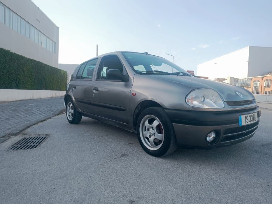Renault Clio 1.2 RN gasolina 2001