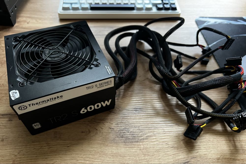 Блок живлення thermaltake trs2 600w