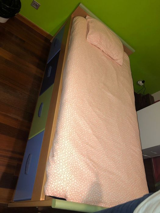 Cama com 4 Gavetas