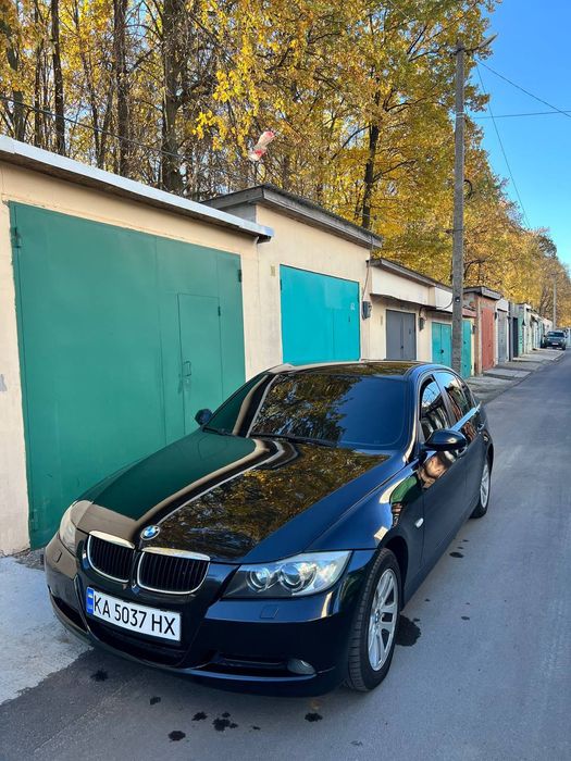 Продам BMW 3 e90