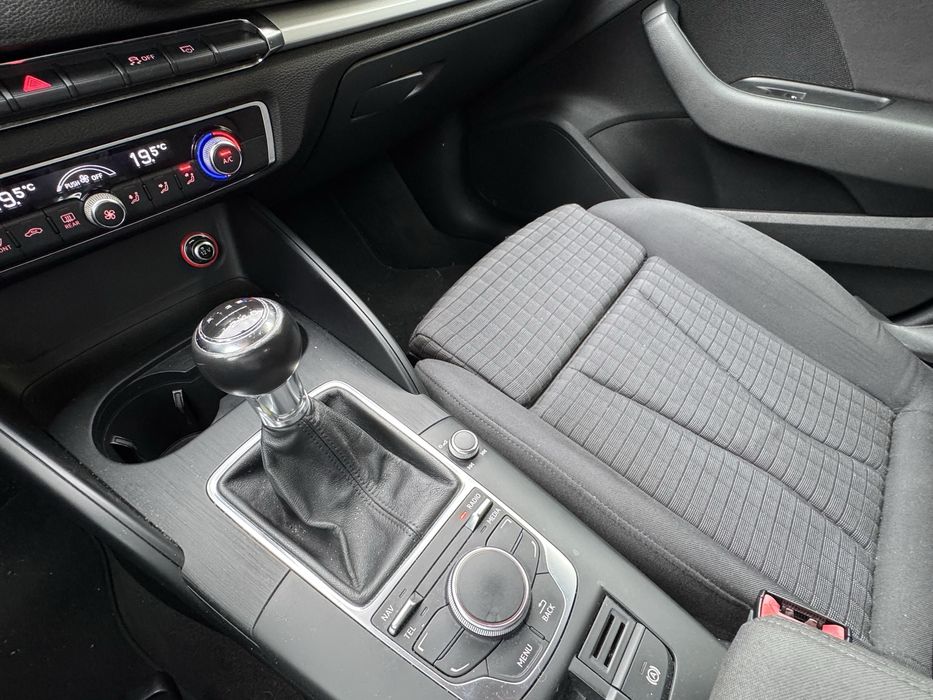 Audi A3 Sportsback 1.4 TFSI S-line (exterior)