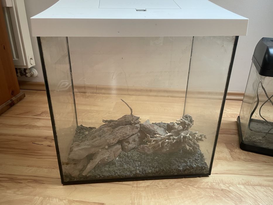 Akwarium 40l aquael  z lampą i pokrywą