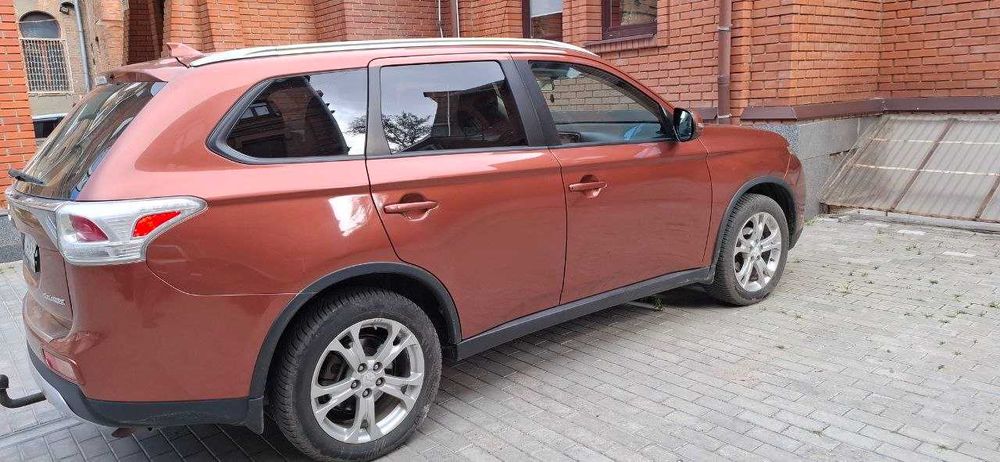 Продам власний Mitsubishi Outlander 2014 року
