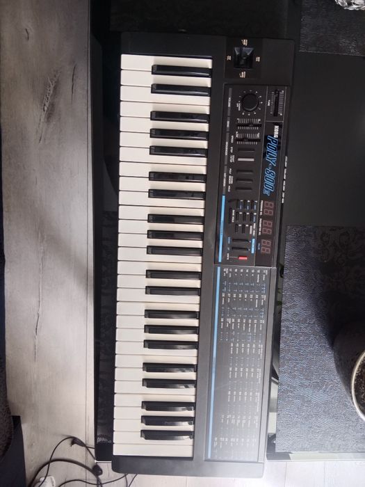 Syntezator Korg Poly 800 MK2