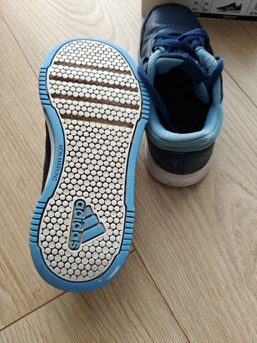 Buty sznurowane Adidas 30