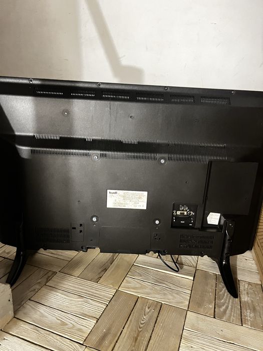 Tv Kunft 43" LCD queimado