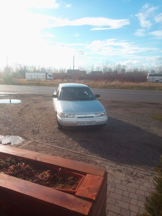 Ваз 21102  ціна на обмін 1400