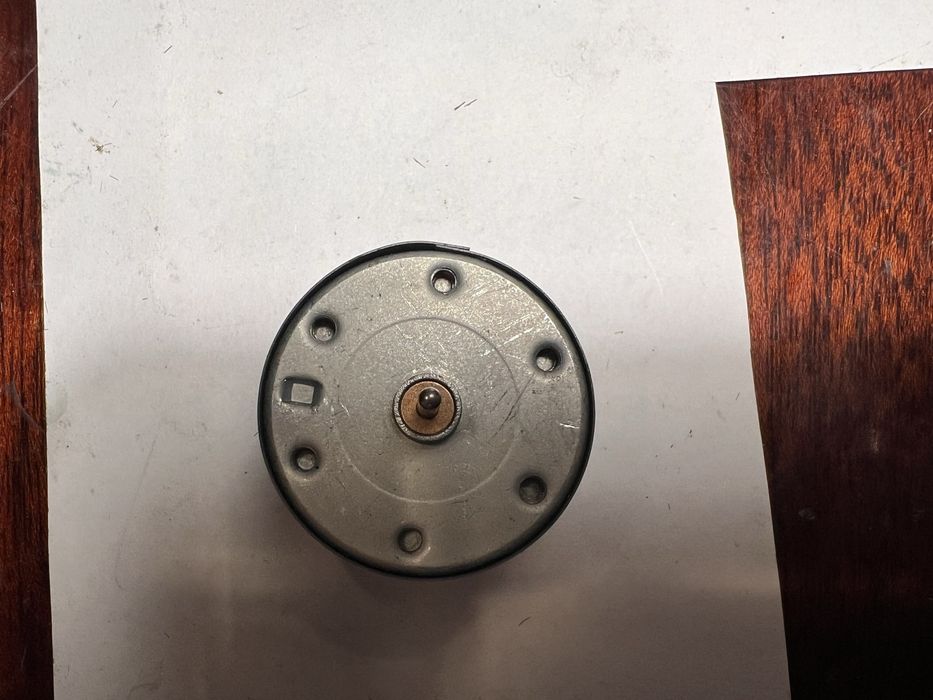 Мотор для касетной деки.12v 2400об/м.