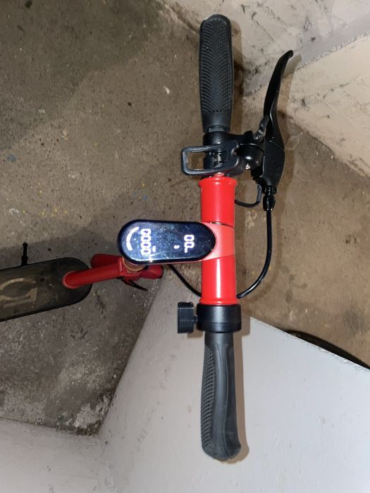 Hulajnoga elektryczna FIAT czerwony
