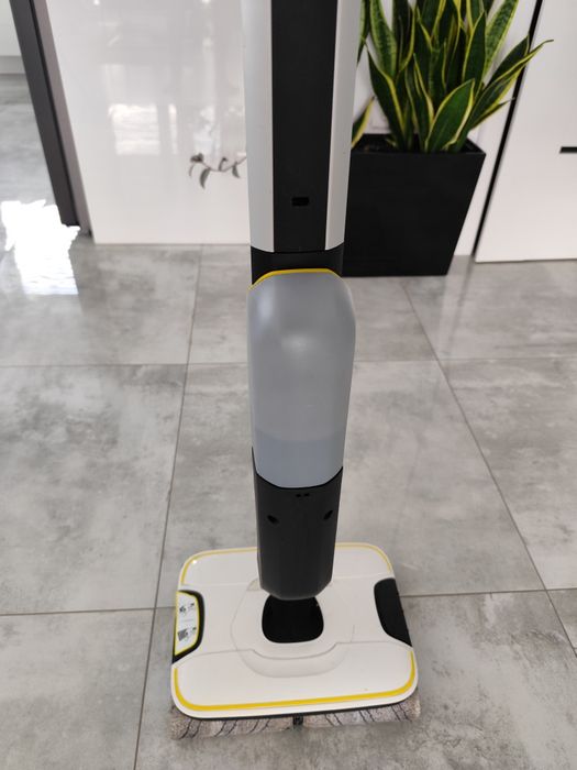 Mop Karcher + 8 rolek miękkich do paneli + 8 rolek do kamienia