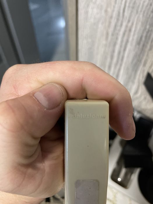 Механізми магнітні для вмонтованих жалюзів