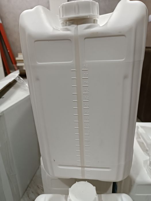 Каністри  20літрів