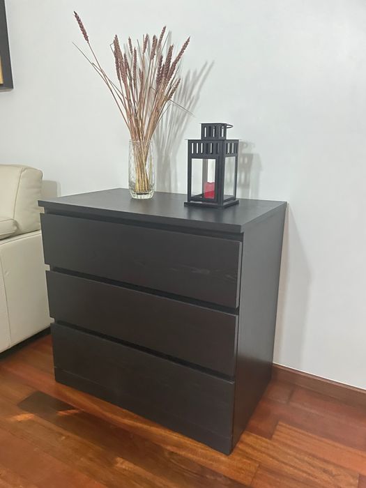 Cama de casal com cómodas