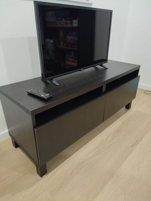 Móvel TV IKEA com pés