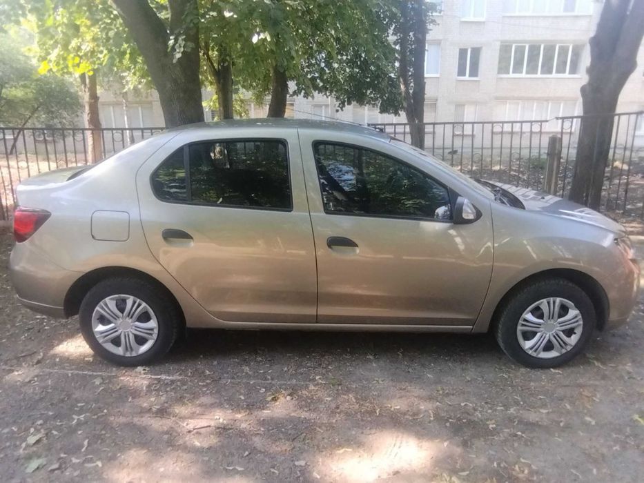 Оренда / прокат Renault Logan (газ/бензин)