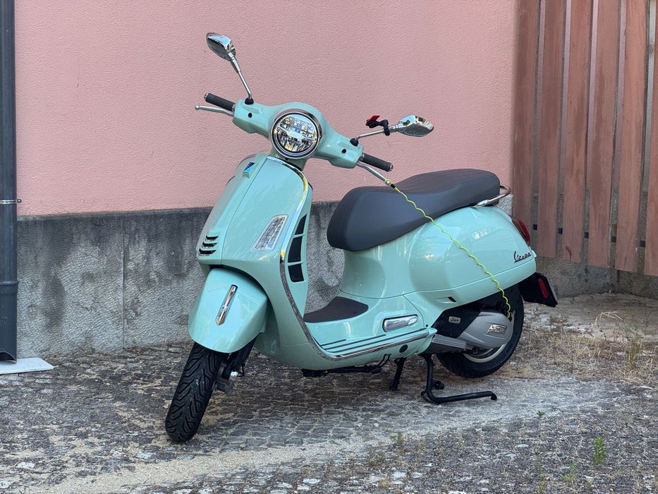 2025 Vespa GTS 125 praticamente nova