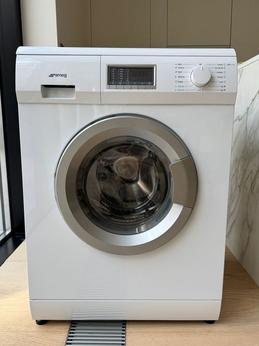Maquina de lavar e secar SMEG