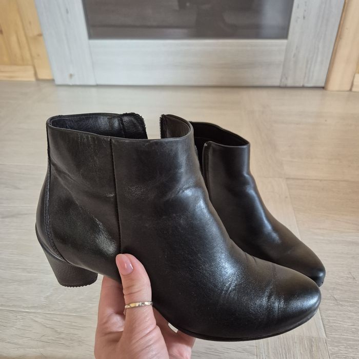 Гарнющі ботінки ecco