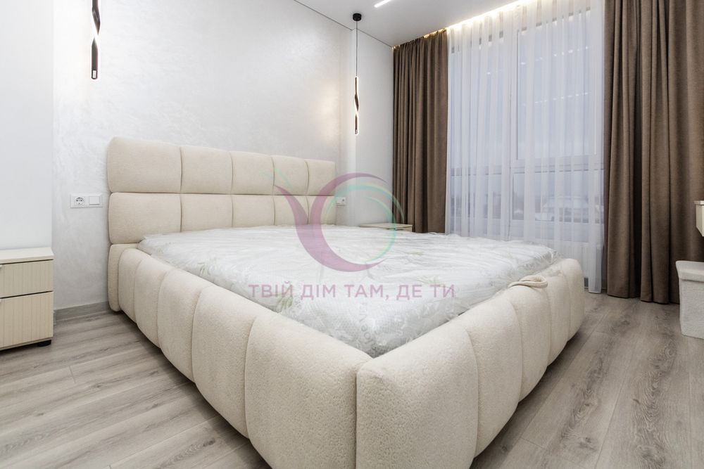 2 кімнатна квартира в самому центрі міста.