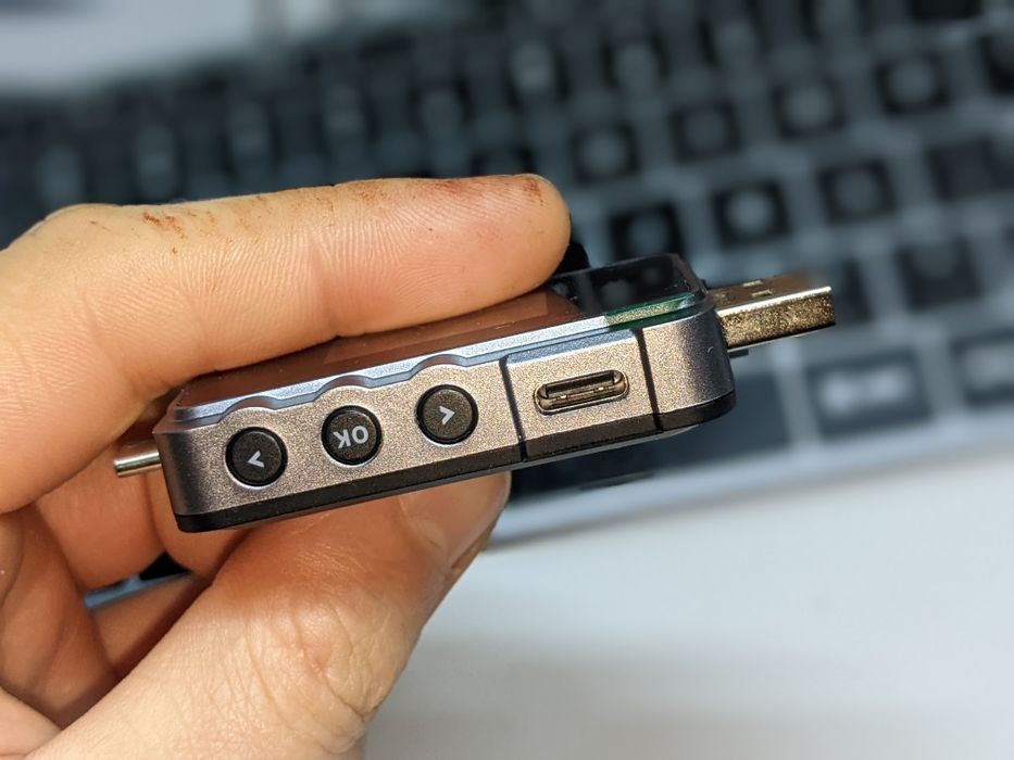 USB тестер Fnirsi FNAC-28