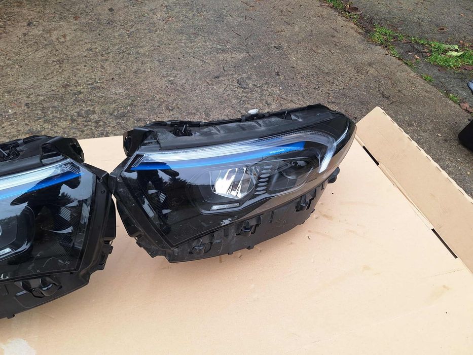 Фари Mercedes-Benz EQA