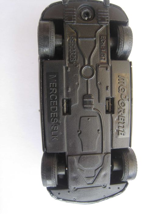 Carros em miniatura da majorette