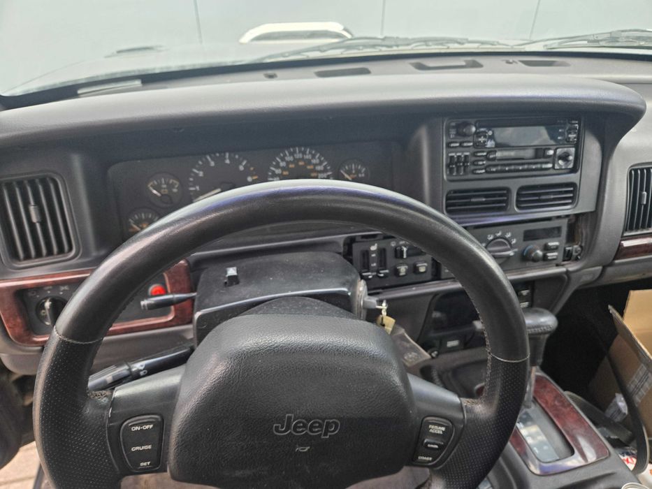 Samochód Jeep Grand Cherokee