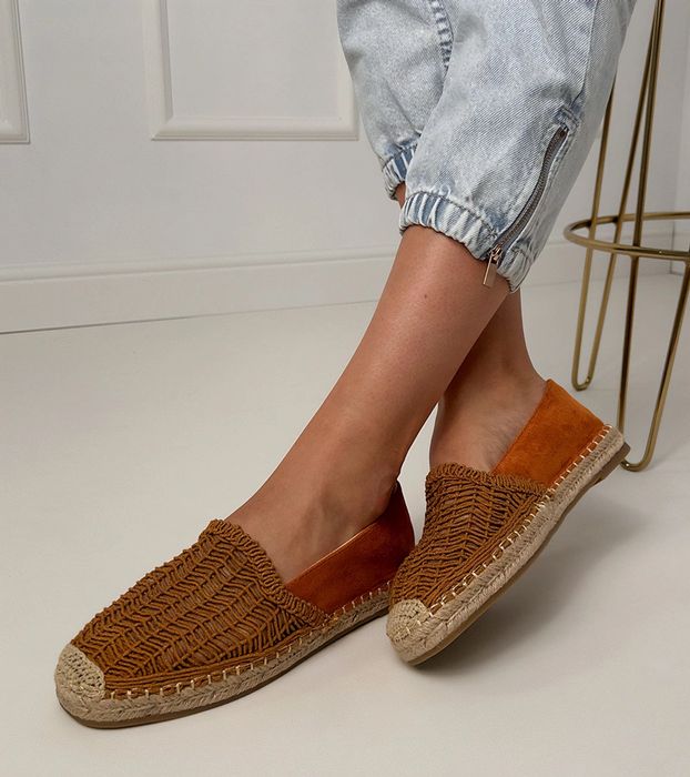 Brązowe espadryle ażurowe na platformie Plevis