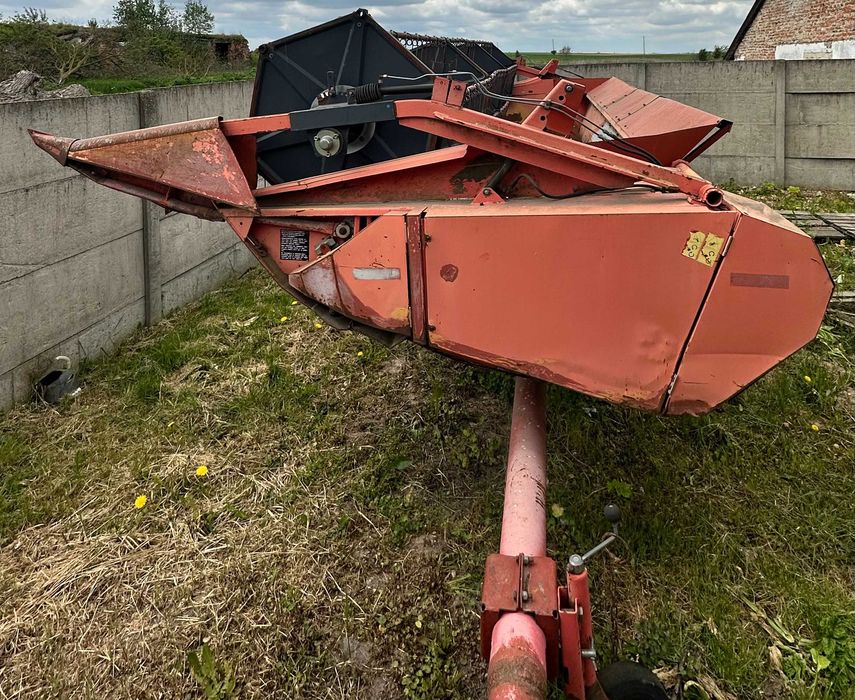 Жниварка Massey Ferguson MF 1996