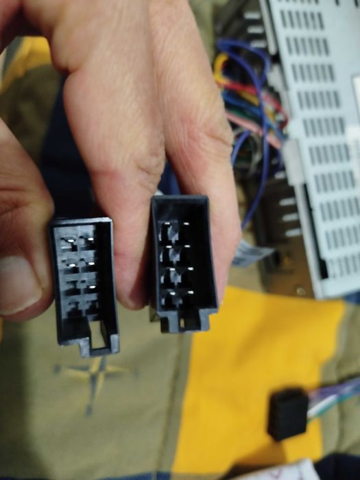 Autoradio Marca LG, CDs Mp3 e Wma, com AUX, a funcionar, Aceito troca