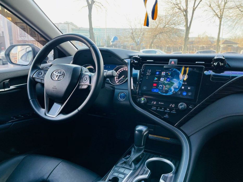Toyota Camry 2020 гібрід