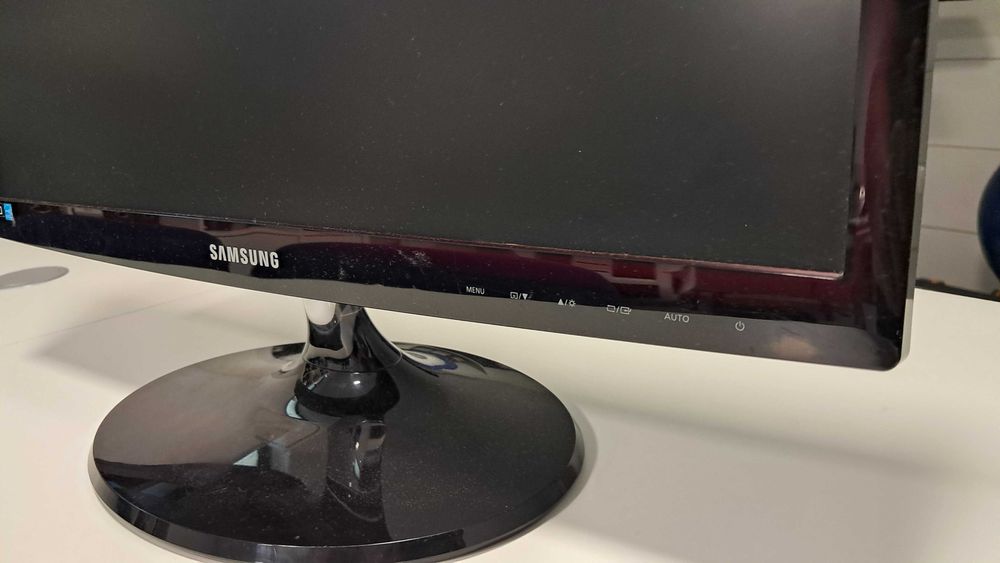 Ecrã pc 22 polegadas