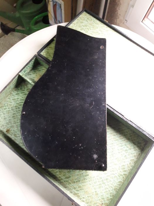 Stary instrument muzyczny cytra