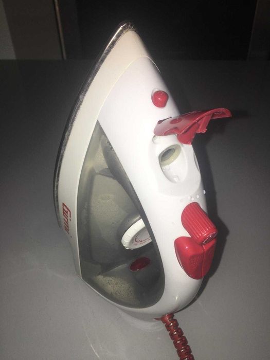 Ferro de engomar Novo