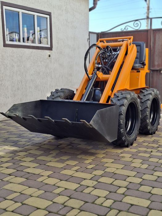 Міні навантажувач з двигуном V2, мінітрактор, мінінавантажувач