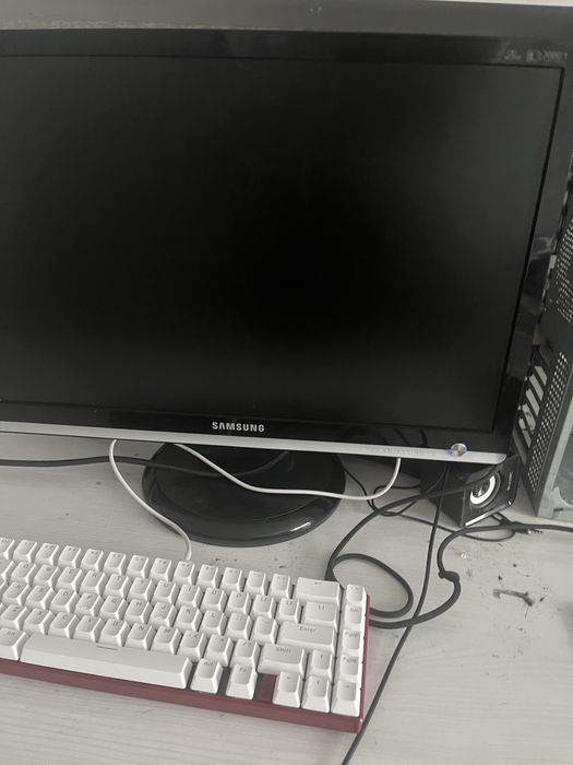 Продам компютер з монітором все робоче прачює належним чином