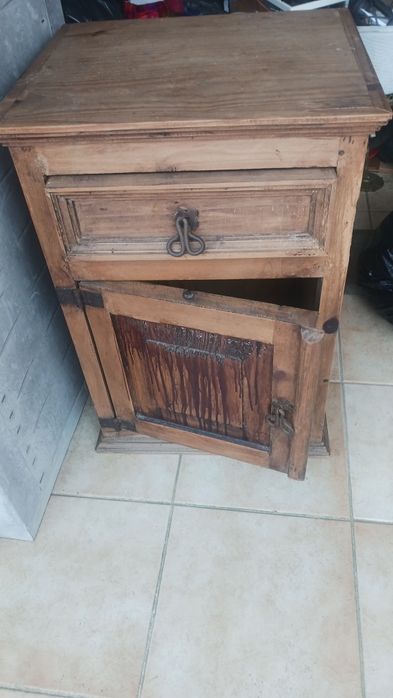 Turntable Built into a Suitcase64739215084803121